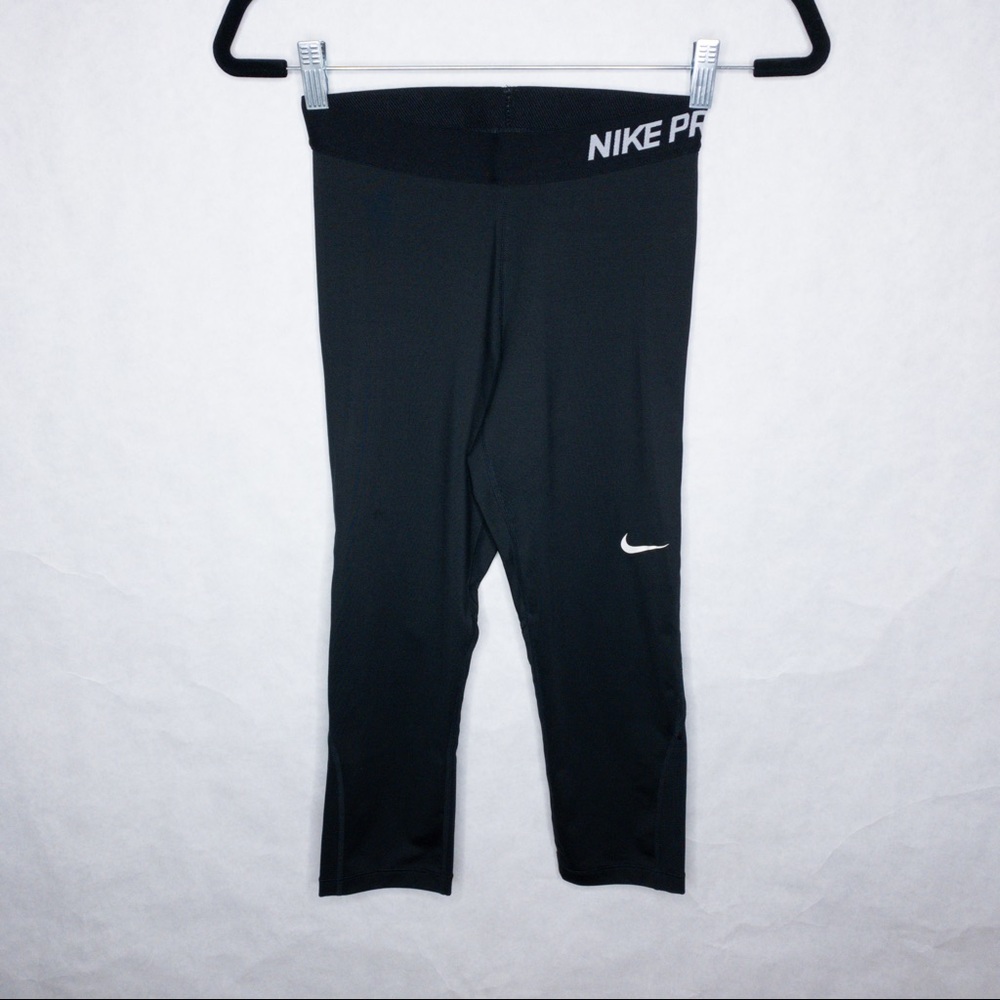 Nike Pro Black Crops Capri Leggings Workout Tights